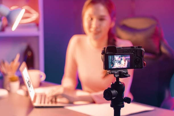 Influencerin beim Content Dreh
