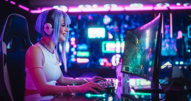 Influencerin im Twitch Livestream