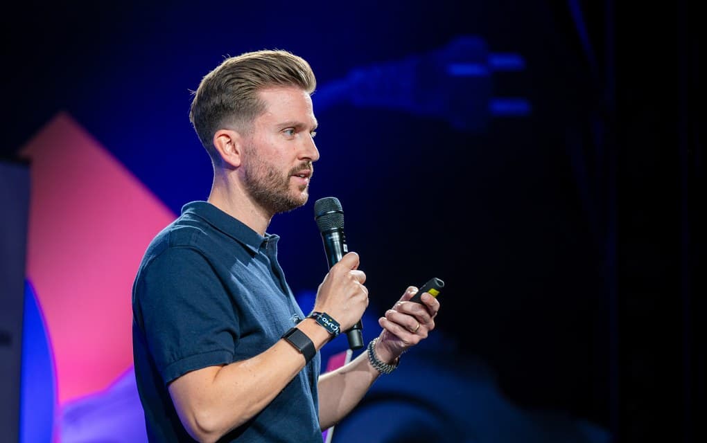 Moritz Lambrecht bei der OMR als Speaker